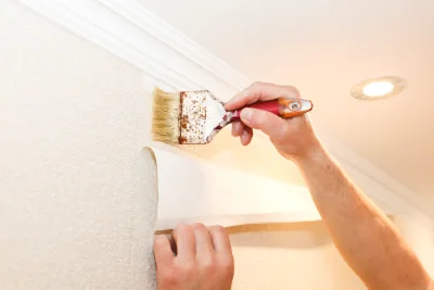 Pose de papier peint à Lagruère — revêtements muraux et toiles de verre